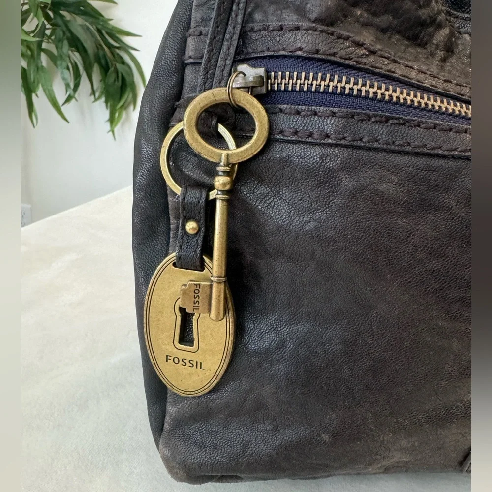 VTG! Fossil Foldover Shoulder Bag with Gold Accents - Picture 3 of 16